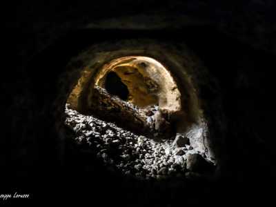Il Riccardo Mola appare per� ricolmo di pietre e materiale di risulta riversati dal terreno sovrastante...